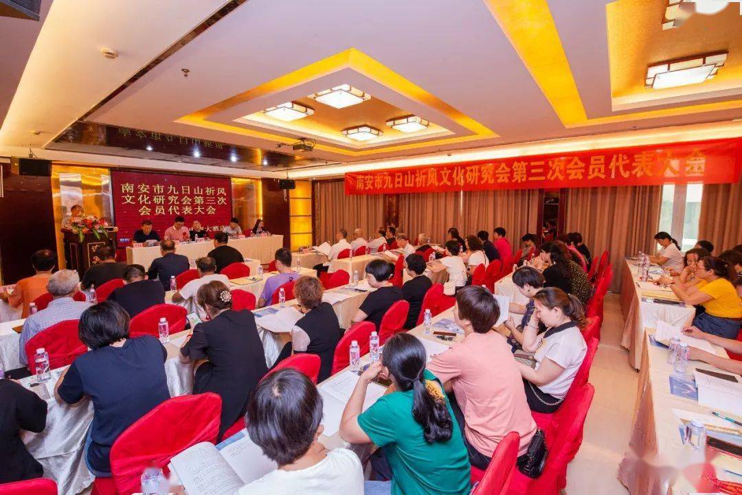2037，澳门传真—新时代的文化与商业交汇点2025年新澳门开奖记录
