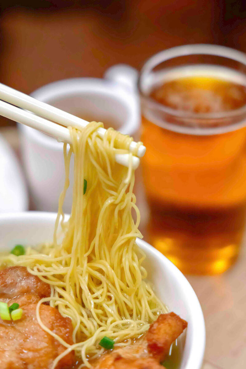 澳门六记粥面，味蕾的经典之旅澳门六记竹升面