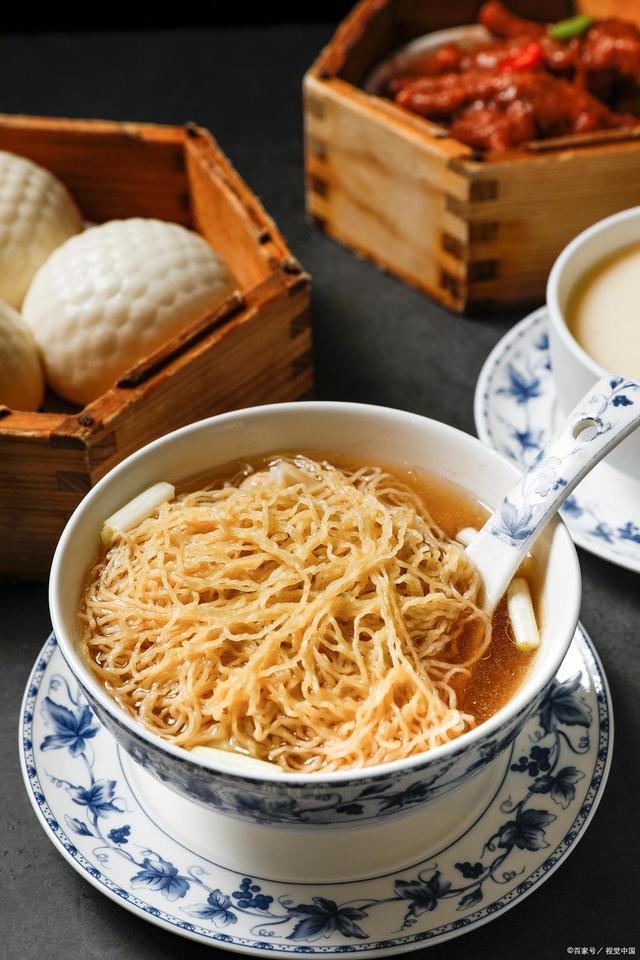 The Unique Charm of Macaus Six Memories Porridge and Noodles:A Culinary Exploration澳门六记竹升面