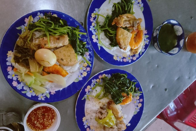 澳门美食探秘，六记面馆VS祥記麵館，味蕾的终极对决澳门六记粥面地址