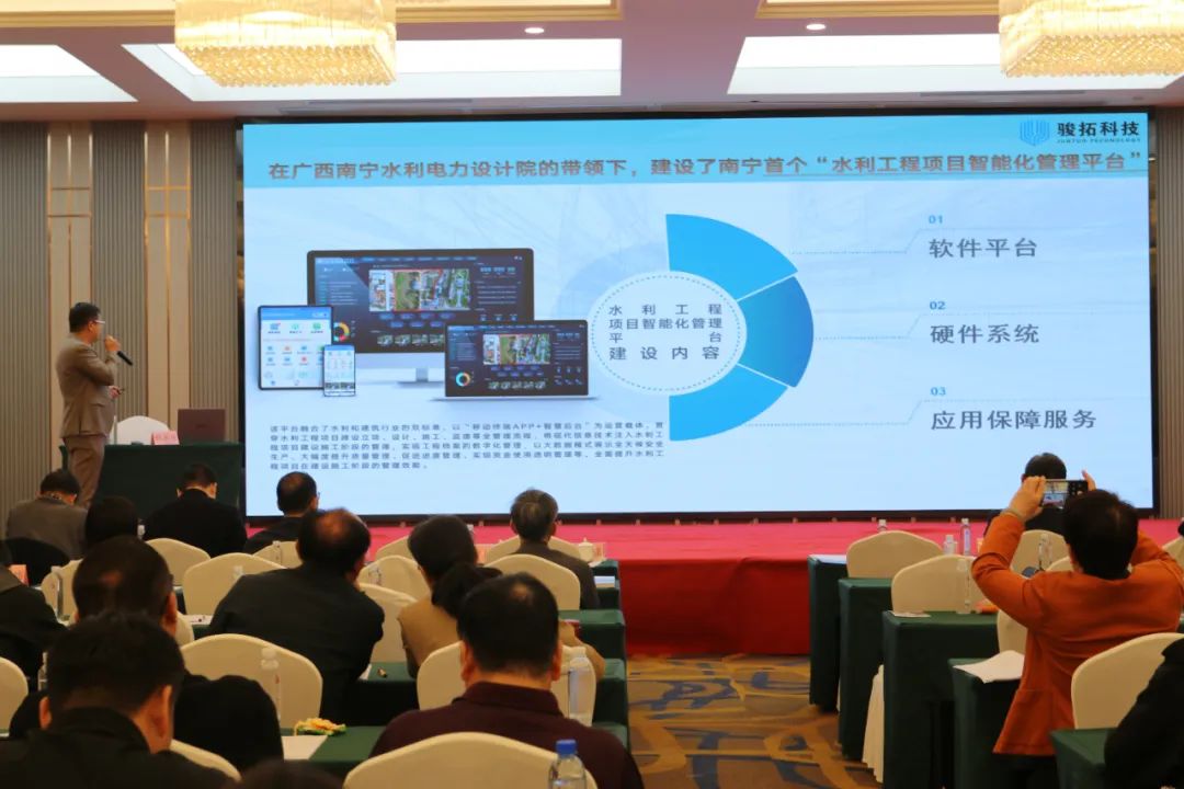 探索六合天下心水论坛，网络交流的智慧与力量